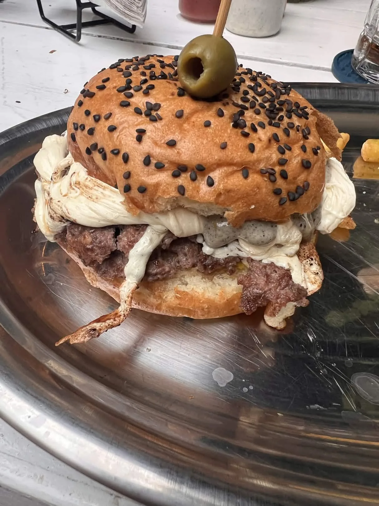 Mu. Burgerhouse AV40